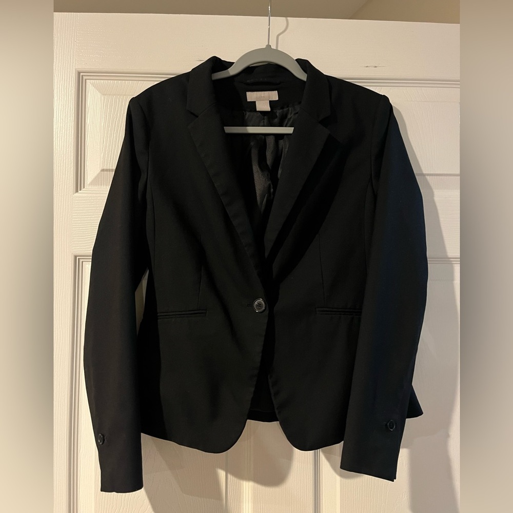 Black Women’s Blazer - perfect for interview, work, appearances, etc.
